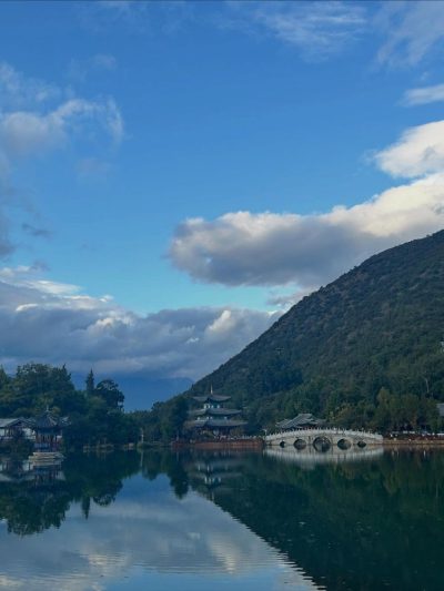 เมืองโบราณลี่เจียง;麗江古城 Yunnan,china в октябре — фото погоды (2025-10-31)