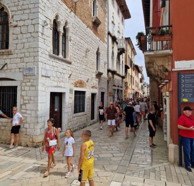 Poreč, Kroatië в июле — фото погоды (2024-07-20)