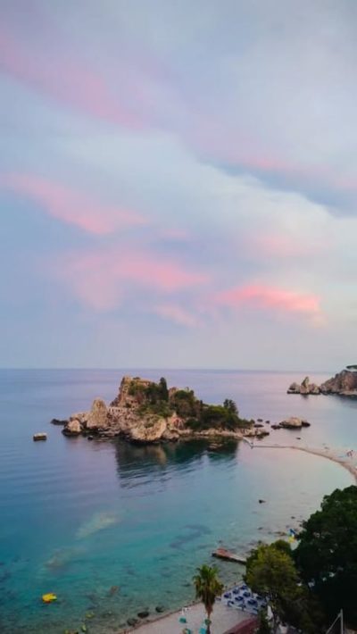 Taormina IsolaBella в июне — фото погоды (2026-06-13)