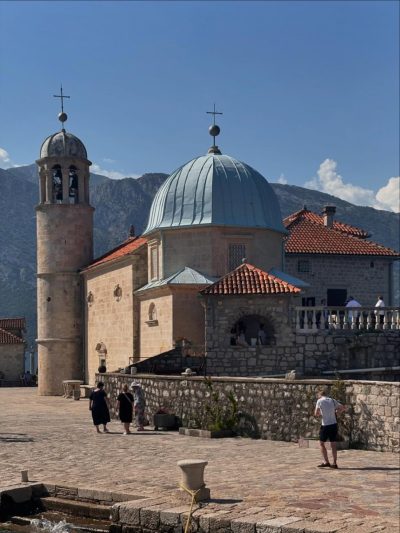 Gospa od Škrpjela — фото погоды в июле (2026-07-03)