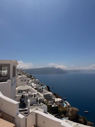 Oía, Kikladhes, Greece в июне — фото погоды (2026-06-07)