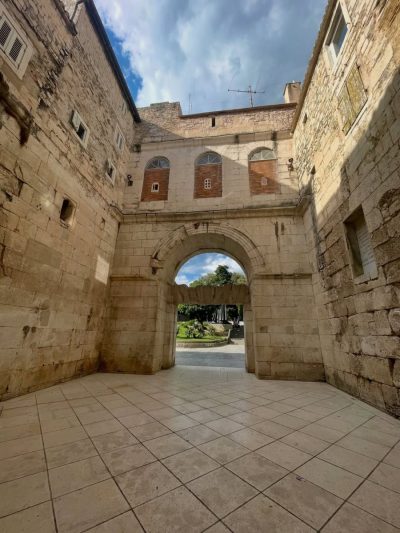 Diocletian's Palace — фото погоды в июле (2026-07-07)