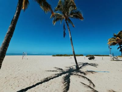 Le Morne Public Beach в сентябре — фото погоды (2025-09-19)
