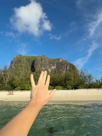 Le Morne Public Beach в январе — фото погоды (2026-01-28)