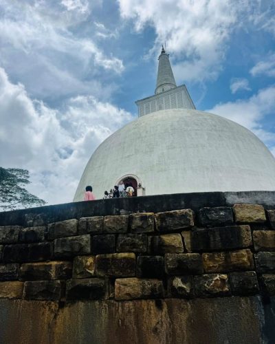 Sandagiri Maha Seya Hanthana в июле — фото погоды (2026-07-12)