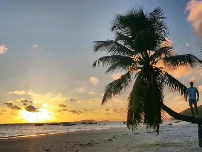 Anse Volbert Village, Beau Vallon, Seychelles в июне — фото погоды (2023-06-02)