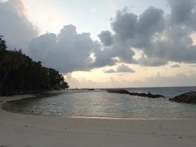 Dharavandoo Island, Maldives в октябре — фото погоды (2025-10-10)