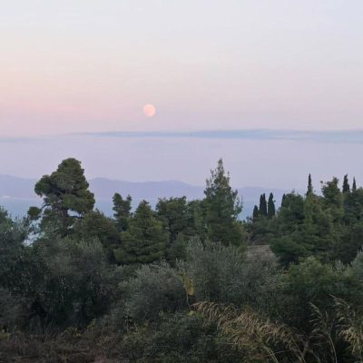 Kriopiyí, Thessaloniki, Greece в октябре — фото погоды (2024-10-16)