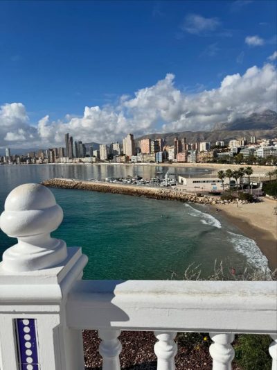 Poniente Beach Benidorm в январе — фото погоды (2026-01-16)