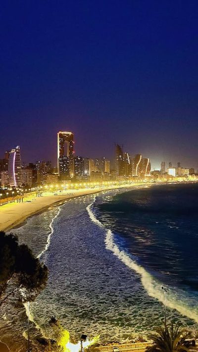 Poniente Beach Benidorm в марте — фото погоды (2026-03-04)
