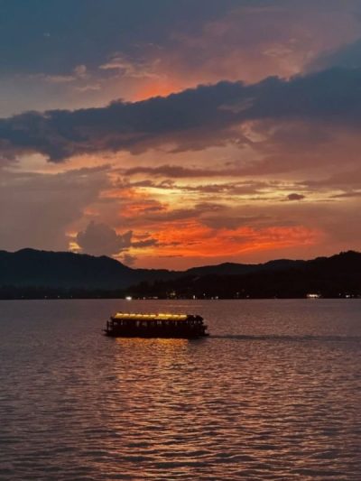 West Lake в сентябре — фото погоды (2025-09-12)