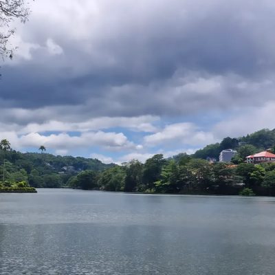 Kandy Lake в сентябре — фото погоды (2025-09-21)