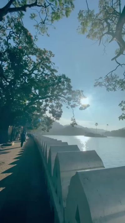 Kandy Lake в ноябре — фото погоды (2025-11-12)