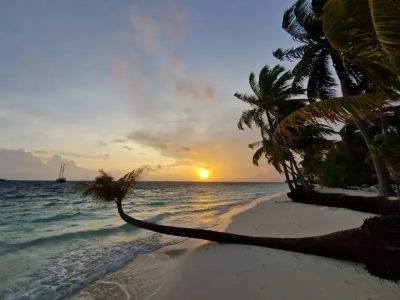 Vilamendhoo в октябре — фото погоды (2025-10-26)