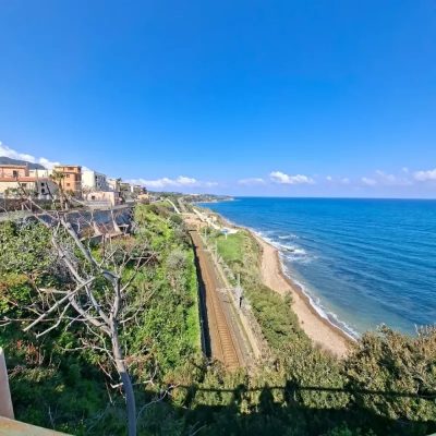 Finale, Sicilia, Italy в марте — фото погоды (2026-03-25)