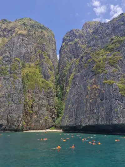 อ่าวปิเละลากูน Pileh Lagoon, Phi-Phi Island в мае — фото погоды (2026-05-14)