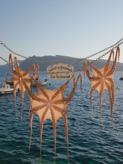 Bay Of Ammoudi, Santorini Greece в октябре — фото погоды (2025-10-16)