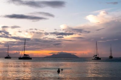 Mahé, Beau Vallon, Seychelles в марте — фото погоды (2026-03-27)