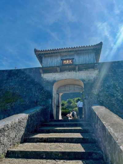 Shuri Castle в сентябре — фото погоды (2025-09-18)