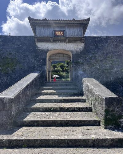 Shuri Castle в сентябре — фото погоды (2025-09-28)