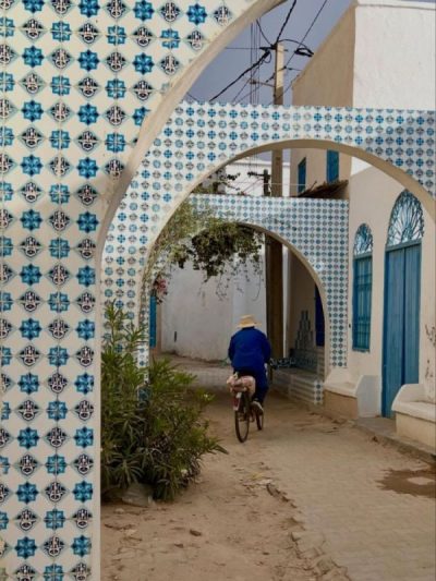 Erriadh, Djerba в апреле — фото погоды (2026-04-28)