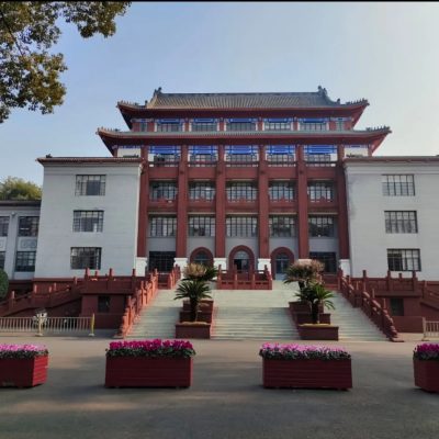Sichuan University 四川大学 в мае — фото погоды (2026-05-12)