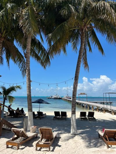 Isla Mujeres, Caribbean Sea в апреле — фото погоды (2026-04-26)