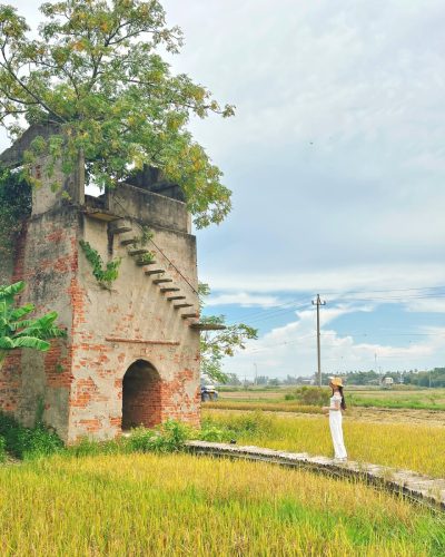 LÒ GẠCH CŨ - Farm, Food, Coffee, Home & More в сентябре — фото погоды (2025-09-18)