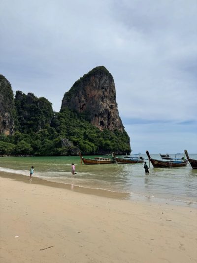 ไร่เลย์ Railay, Krabi в июле — фото погоды (2026-07-05)