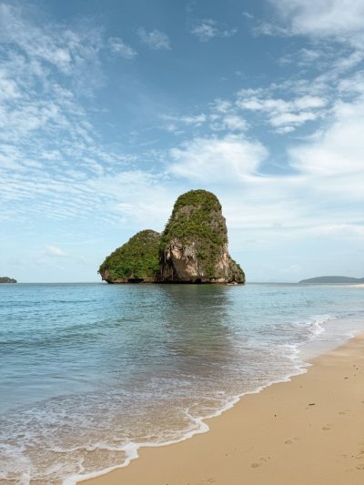 ไร่เลย์ Railay, Krabi в июле — фото погоды (2026-07-07)