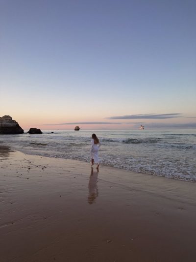 Praia Da Rocha, Faro, Portugal в июле — фото погоды (2026-07-21)