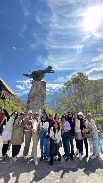 Tiger Leaping Gorge, Shangri La, Yunnan в апреле — фото погоды (2026-04-09)