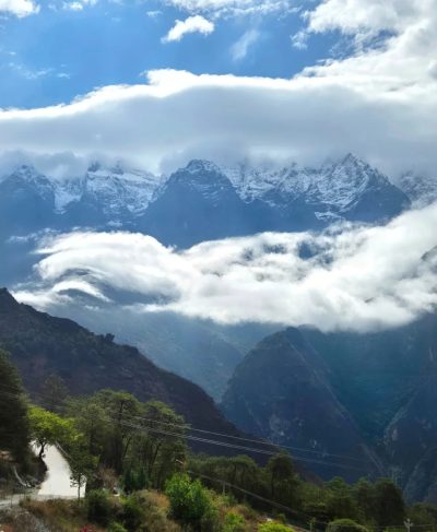 Tiger Leaping Gorge, Shangri La, Yunnan в мае — фото погоды (2026-05-09)