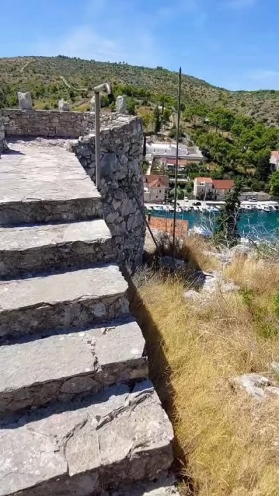 Bobovišća na moru в августе — фото погоды (2025-08-29)