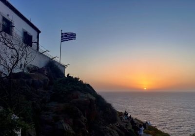 Thirasía, Kikladhes, Greece в мае — фото погоды (2026-05-13)