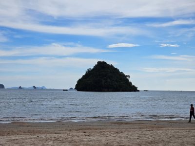 Golden Beach Resort Krabi — фото погоды в октябре (2025-10-14)