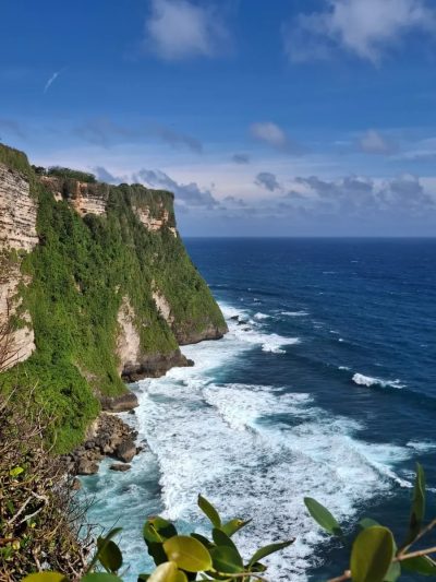 Pura Luhur Uluwatu в апреле — фото погоды (2026-04-07)