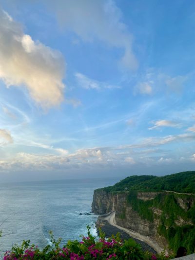 Pura Luhur Uluwatu в мае — фото погоды (2026-05-13)