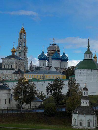 Свято-Троицкая Сергиева Лавра / Троице-Сергиева Лавра / St. Sergius Lavra в сентябре — фото погоды (2025-09-24)