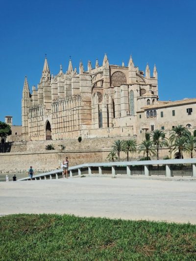 Catedral Palma De Mallorca, Balears, Spaña — фото погоды в январе (2026-01-27)
