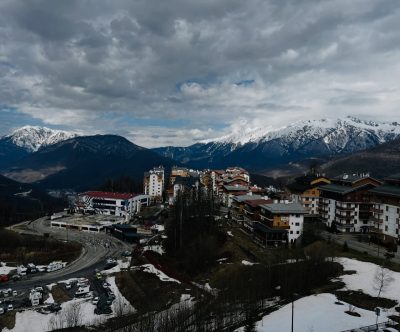 Rosa Khutor Alpine Resort — фото погоды в марте (2026-03-22)