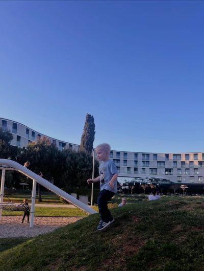 Family Hotel Amarin — фото погоды в апреле (2026-04-27)