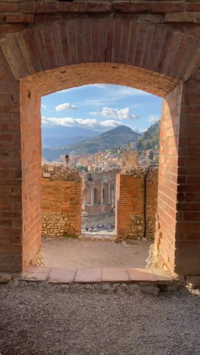Teatro Antico Taormina в декабре — фото погоды (2025-12-30)