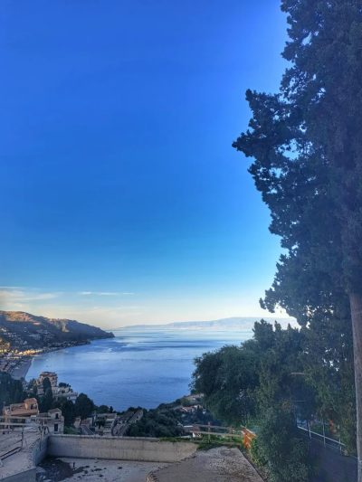 Teatro Antico Taormina в июне — фото погоды (2026-06-10)