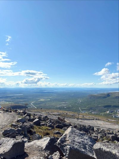 Гора Айкуайвенчорр в октябре — фото погоды (2025-10-12)