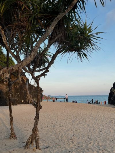 Pantai Kute Mandalika Lombok в июле — фото погоды (2026-07-10)