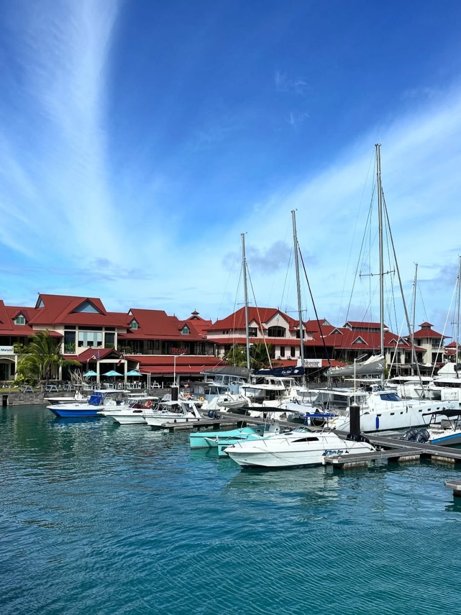Погода в Eden Island Marina
