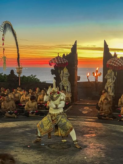 Uluwatu Temple Uluwatu в апреле — фото погоды (2026-04-05)