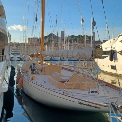 Vieux Port, Cannes, France в январе — фото погоды (2026-01-08)