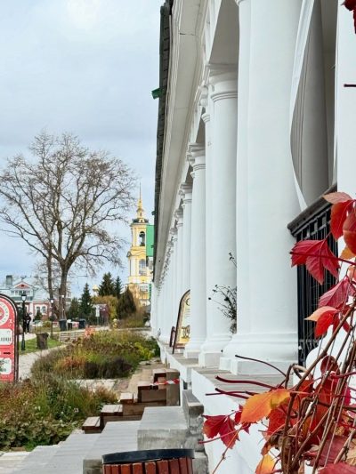 Суздаль, торговые ряды в октябре — фото погоды (2025-10-28)